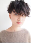 黒髪で『エッジ感』のあるクセ毛風ツーブロックショート◇◇