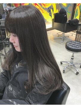 フィオーレ ヘアデザイン(FIORE hair design) アディクシーで透明感あるグレージュカラーに