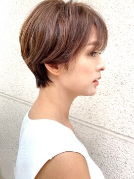 レウナ 外苑前(Reuna) 【30代40代50代】カットで決まる大人可愛いひし形ショート