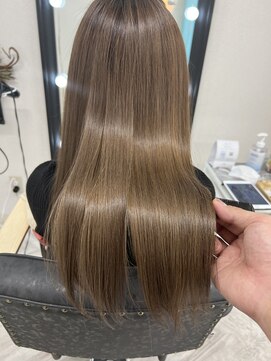 ウル(ulu) 【ulu】明るめカラーしてもパサつかせません