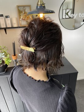 キートゥー(Key to) ハーフアップ