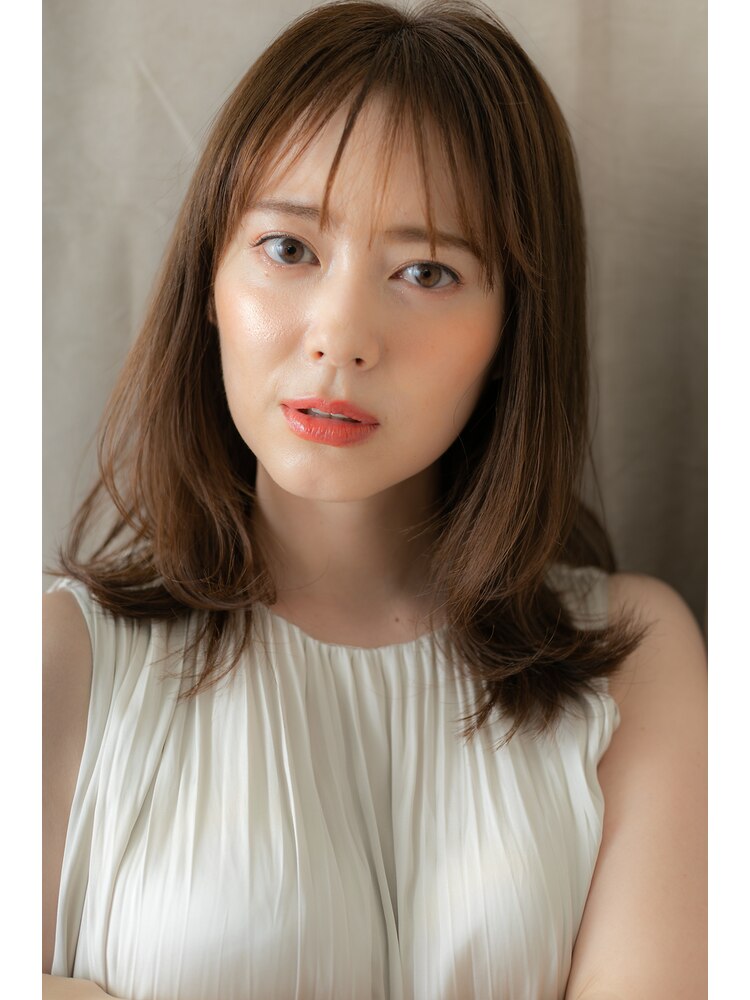 美女　大人 横顔美人大人可愛いナチュラルウルフヘアZ戸田公園30代40代50代：L172809993｜カバーヘア ブリス 戸田公園西口店(COVER HAIR  bliss)のヘアスタイル｜ホットペッパービューティー