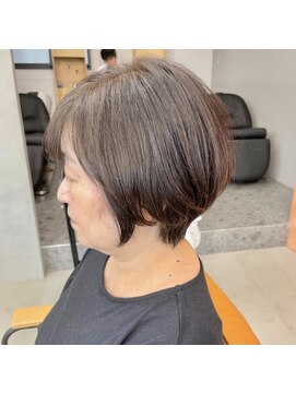 セム(sem) ショートボブ×白髪ぼかしハイライト