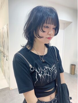 ギグスダブル 栄久屋大通店(gigs double) ブルーブラック/顔周りカット/ウルフカット