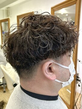 ヘッズ 本八幡店(HEADS) MEN'S HAIR  センターパート　ツイストスパイラル　コンマヘア