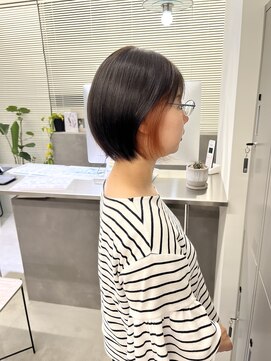 ノーティー(NORTY) イヤリングカラー/ショートボブ/オレンジイヤリングカラー