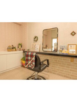 大型店が苦手…人目が気になる…という方にもオススメ！少人数で周りを気にせず、ゆったり寛げる空間です◎