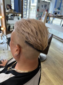 コワファースト 大分(COIFF1RST) ホワイトベージュ