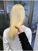 抜きっぱなしブリーチブロンドヘア