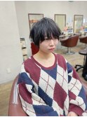 中性マッシュ ウルフカット 刈り上げショート ブルーブラック