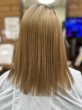 レヴィゼ セミロングストレートスタイルロングレイヤー