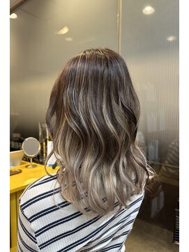 リン(Lin.) 【バレイヤージュ】 稗田大輔