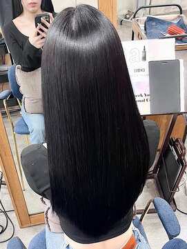 シア(sia) 髪質改善トリートメントストレートレイヤーカット前髪艶髪心斎橋