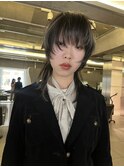 ミディアムウルフカットデザインカット顔まわりレイヤーブリーチ