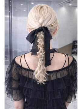 ストゥー(StueW.) お呼ばれパーティーヘアセット10/ヘアメイク/アレンジ/ブリーチ