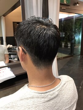 ナトゥーラ 岐阜(Natura) ソフト刈り上げナチュラル七三