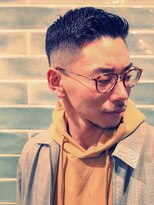 サンディーズバーバーショップ(Sandees)&nbsp;サイドパートアップバング黒髪刈り上げ