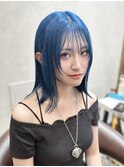 ハイトーンダブルカラー顔周りレイヤーミディアムクビレヘア