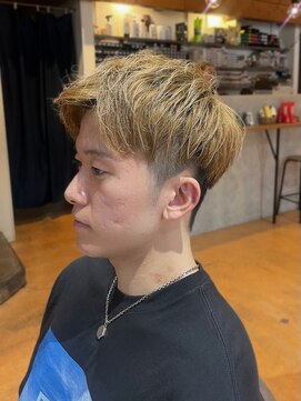 マッシュ アドベ 八戸ノ里(MASHU ADOBE) アップバングスタイル