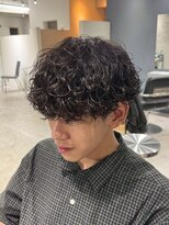 ハイプ(HYPE)&nbsp;フェザーパーマ/センターパート/シャドウパーマ/眉毛