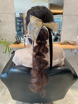イナフ(ENOUGH)の写真/結婚式やパーティーに!!どんなヘアセットでもお任せ下さい！提案の幅が広くスピードとデザイン力に自信有♪