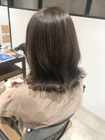 ビヨウシツ ポスタ&nbsp;グレージュミディアムボブ　正木ゆかり