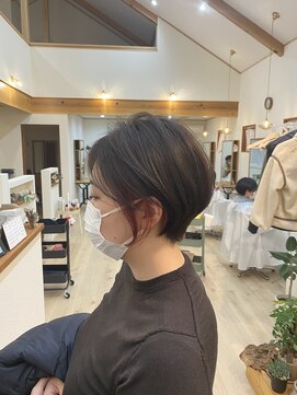 ノルン(norn.) インナーショート/暖色系カラー/暗髪/前髪なしショート