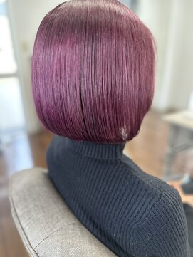 ジウ 上通り(JIU) 20代30代小顔ゆるふわショートチェリーピンク