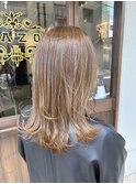 細めハイライトで立体感カラー 春に人気のオリーブベージュ