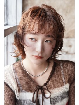 カライング(ing) 大人可愛い20代30代40代黒髪前下がりひし形小顔ボブ丸みショート