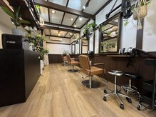 ナチュラ(natura)の雰囲気（ブラウンを基調としたセット面）