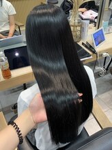 ラック 由比ヶ浜(LUCK)&nbsp;暗髪/ネイビー/ネイビーブルー/艶髪/髪質改善/縮毛矯正