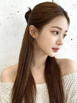 ハイライトクラゲヘアミニボブ成人式パーマミディアム裾カラー