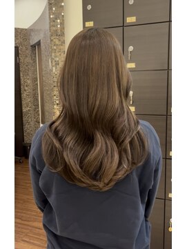 ヴィサージュ ギンザ VISAGE GINZA ツヤ感たっぷり！ナチュラルブラウン×韓国風くびれウェーブ