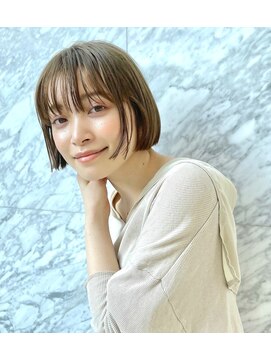 マノハル(MANOHARU) ワンレンスクエアショートボブ