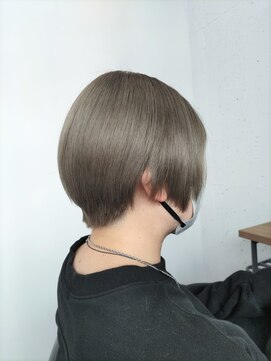 エスカーラ 町田(THE ESCALA) 斜めバング/グレージュカラー/シルキーベージュ［町田駅］