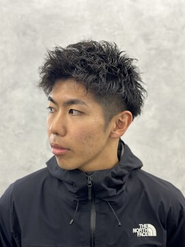 クロムトウキョウ ザ バーバー ネオン 新宿店(CHROM TOKYO the Barber ne/on) ショートアップバング/ツイストパーマ