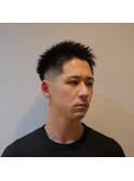 アクティブに動きやすいクルーカット アップバングヘア