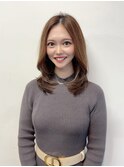 大人気!ふわっと動くくびれレイヤー!