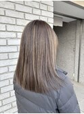 30代40代大人かっこいいグレージュハイライト×ミディアム