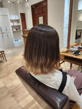 アルメリア 池袋(Arumeria) 抜きっぱなし裾カラー 10代20代髪質改善 デザインカラー