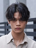 テン 心斎橋(tenn.)&nbsp;メンズセンターパート七三分けパートニュアンスパーマ刈り上げ