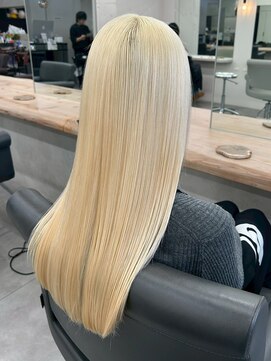 Beleza 川越 -ブリーチ・ハイトーン・ダブルカラー・エクステ・羽エクステ- 17821髪質改善ミルクティーブロンドレイヤーシャンパンベージュ