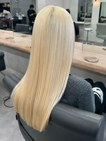 Beleza 川越 -ブリーチ・ハイトーン・ダブルカラー・エクステ・羽エクステ- 17821髪質改善ミルクティーブロンドレイヤーシャンパンベージュ