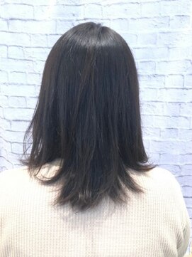 ミーティア バイ クアトロ(Meteor By QUATRO) 外ハネスタイル