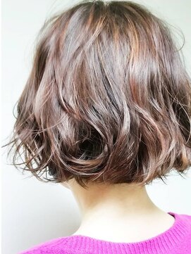 メリケンビューティーパーラー コウベ(MERICAN BEAUTY PARLOR KOBE) 【ミディアム/ピンク系デザインカラー】tomo