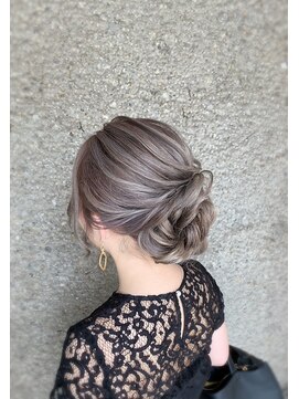 マチュレ 池袋(Mature) 『ヘアセット専門店Mature』きれいめシニヨン