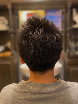 バレス 田町(BALES) [スキンフェード/ツイストスパイラル/田町]