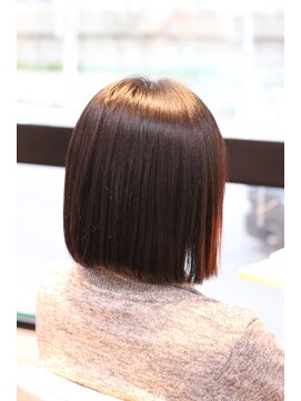 アトリエアルシュ(atelier ARCHE) ペタンコにならない自然な縮毛矯正