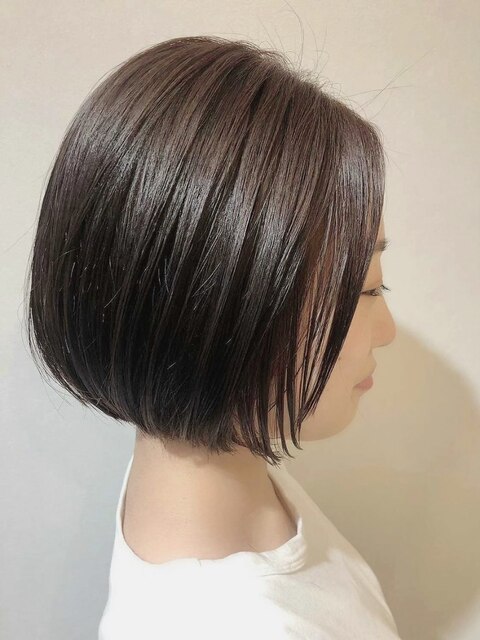 丸みショートヘアピンクベージュカラーミルクティーベージュ